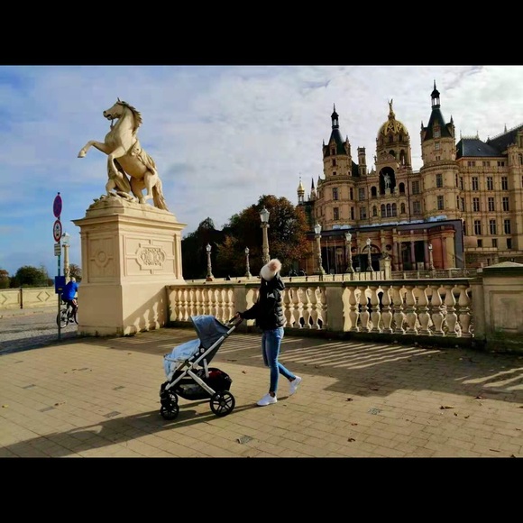 Meet your Posher, Martina - Picture 1 of 1